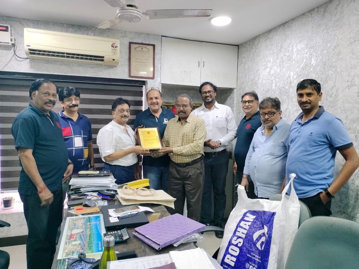 URL Safe Express team felicitation