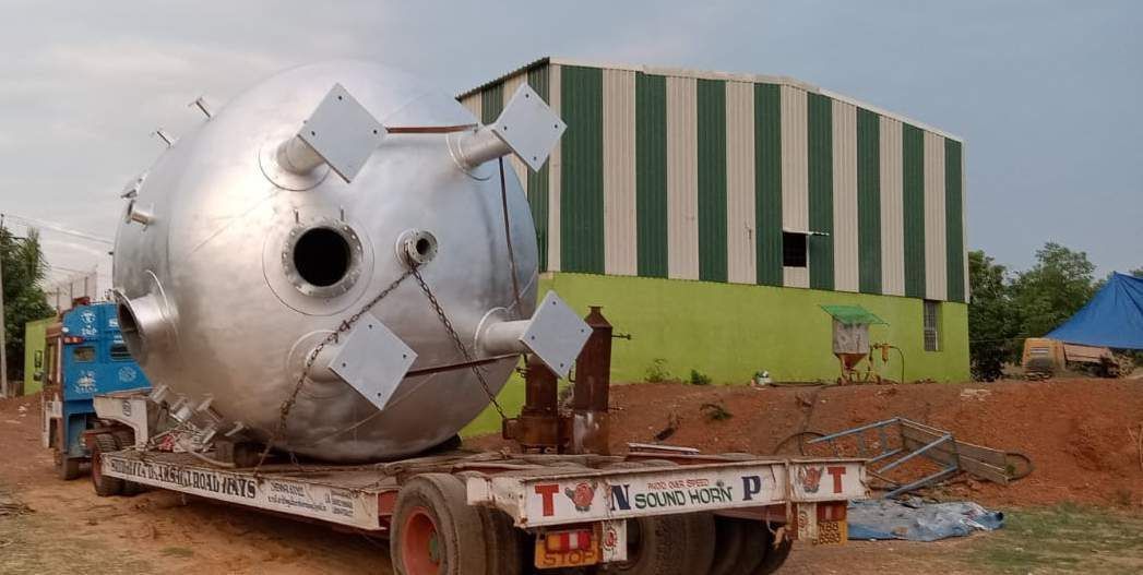 Storage tank in transit